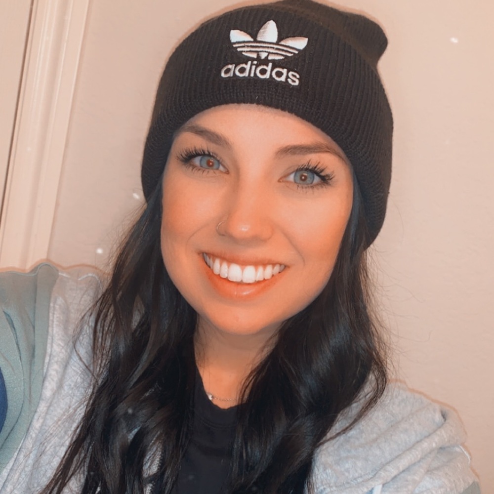 Meet your Posher, Alyssa